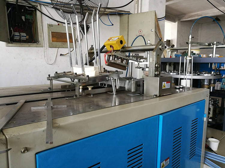 Hình ảnh thực tế của máy làm hộp giấy