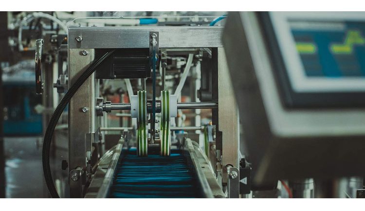 Băng tải túi đầu vào