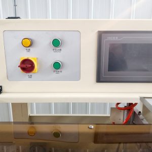 Bảng điều khiển và nút bấm