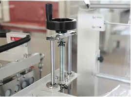 Tay cầm điều chỉnh độ cao