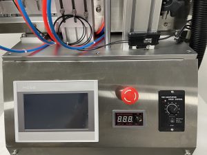 Màn hình điều khiển và các nút quan trọng