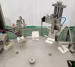 Hệ thống gấp hộp của Máy đóng hộp carton có thể được điều chỉnh theo bao bì