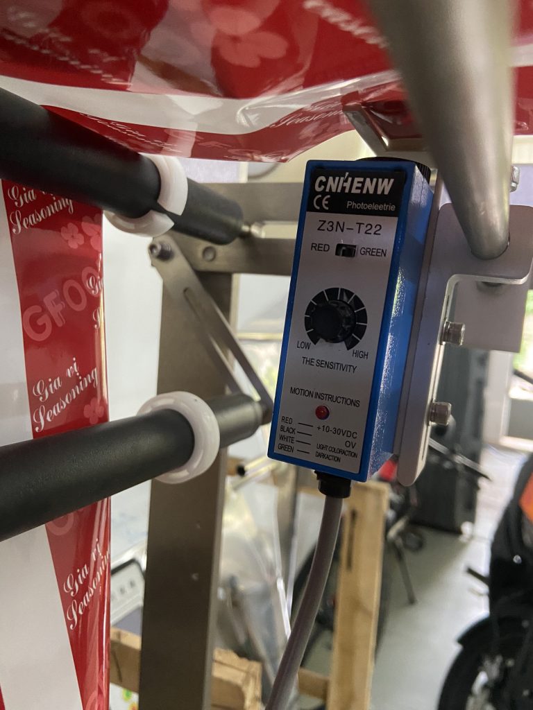 Hình ảnh thực tế của mắt đọc cảm biến khi lắp trên máy