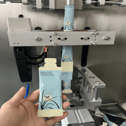 Hình ảnh thực tế của máy đóng gói dung dịch bo góc tự động